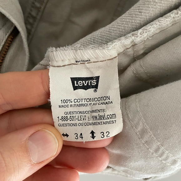 Vintage Beige Levi’s Jeans - Picture 5 of 5